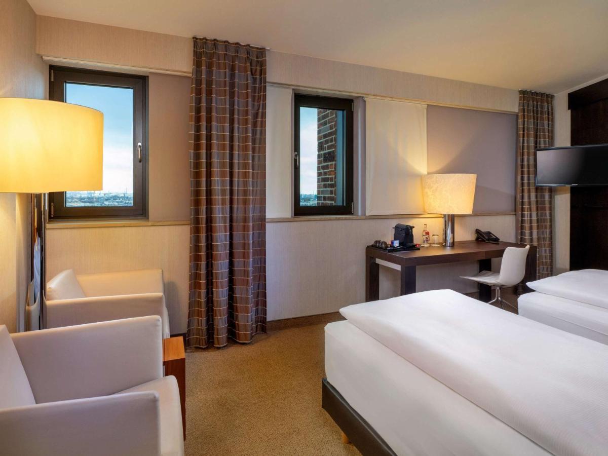 Moevenpick Hotel Hamburg City Bagian luar foto