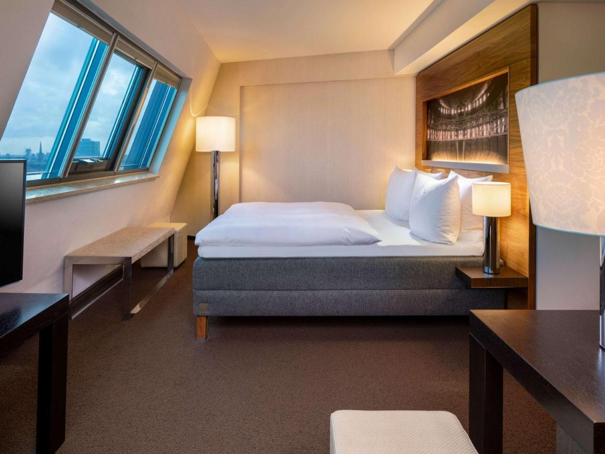 Moevenpick Hotel Hamburg City Bagian luar foto