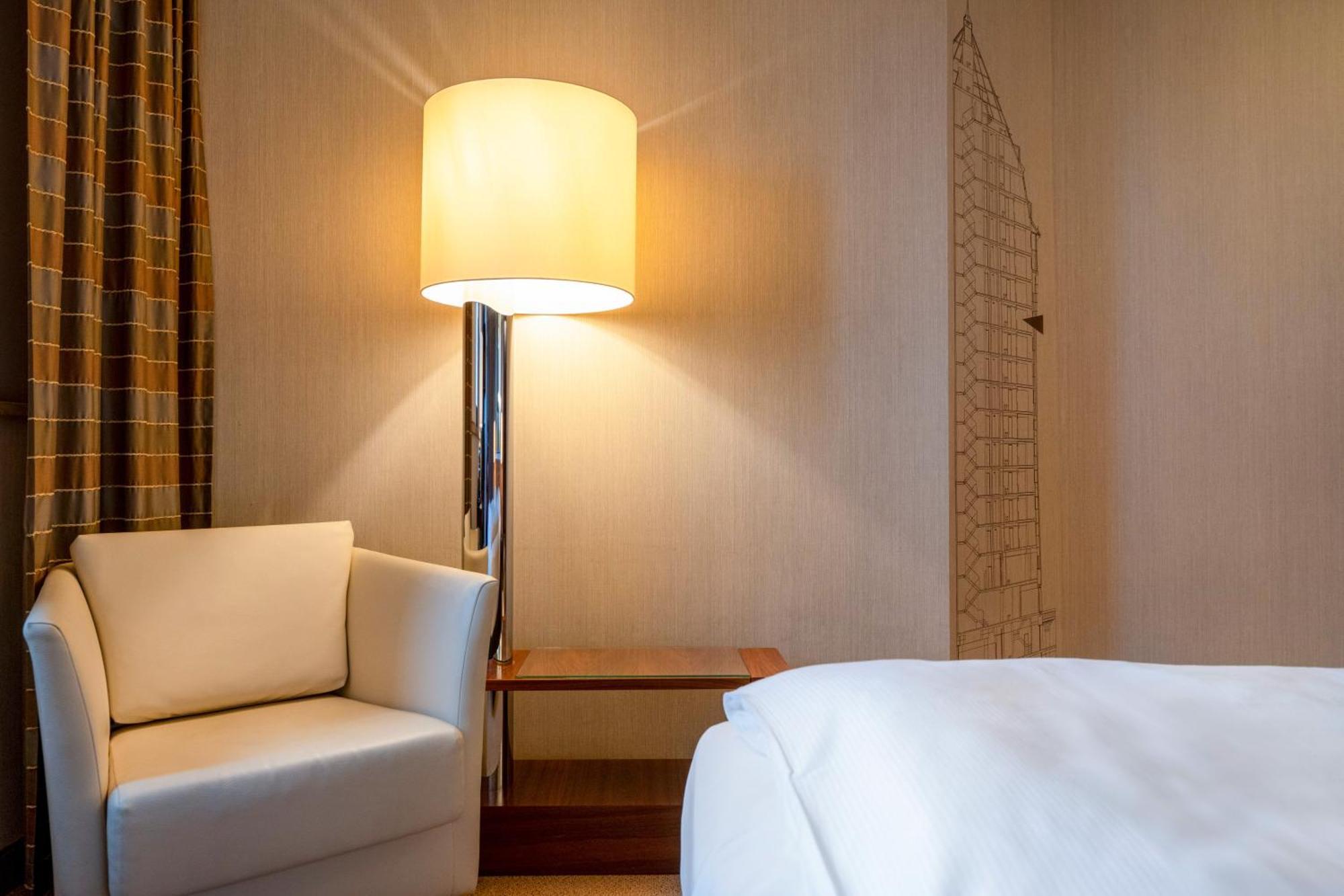 Moevenpick Hotel Hamburg City Bagian luar foto