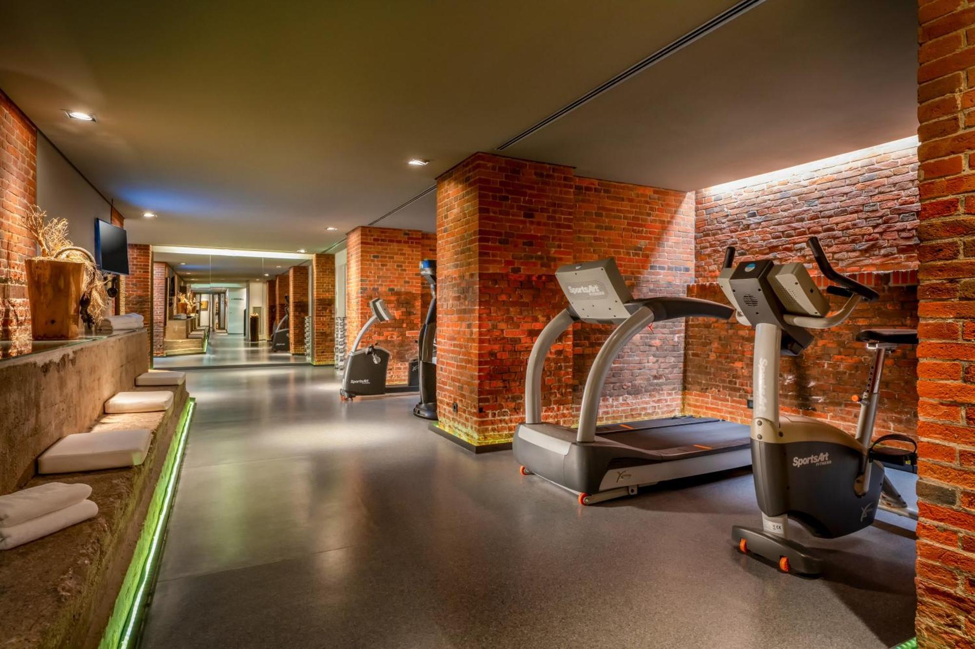 Moevenpick Hotel Hamburg City Bagian luar foto