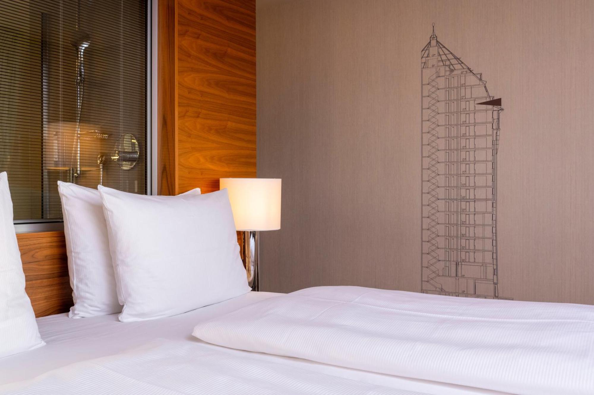 Moevenpick Hotel Hamburg City Bagian luar foto