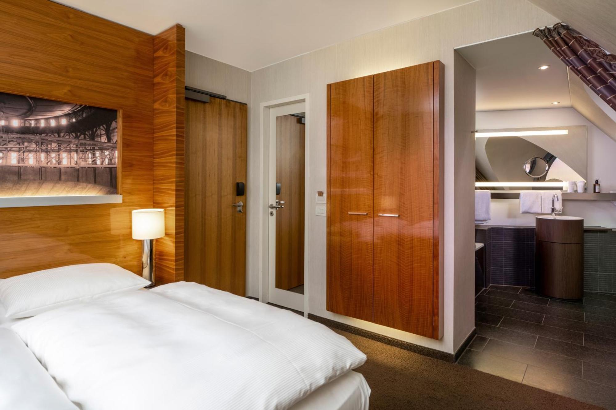 Moevenpick Hotel Hamburg City Bagian luar foto