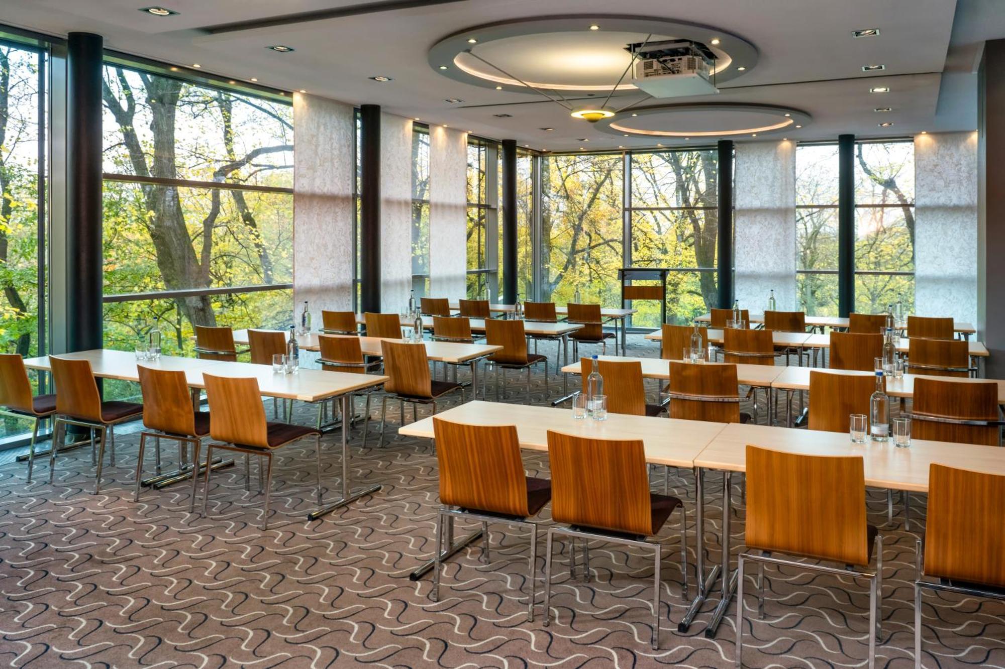Moevenpick Hotel Hamburg City Bagian luar foto
