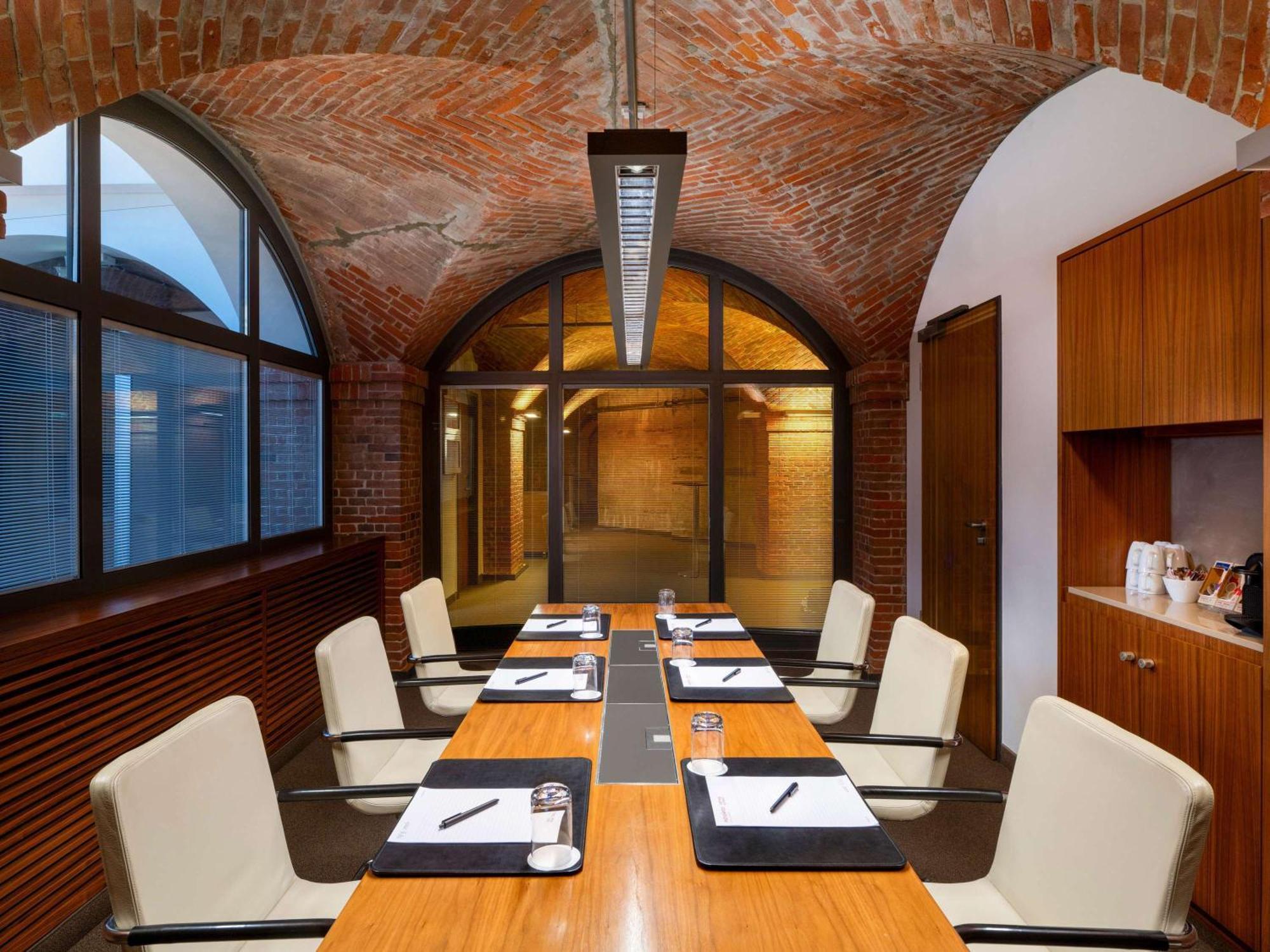 Moevenpick Hotel Hamburg City Bagian luar foto